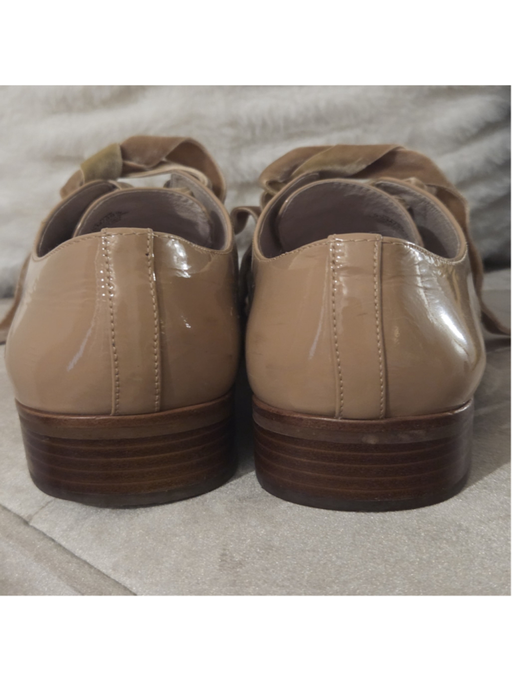 Women's Louise et Cie Beige Patent Leather Lace-Up Flats Size 9.5 - Picture 5 of 12
